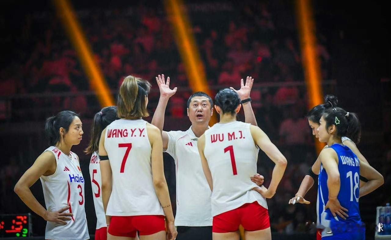 功亏一篑！心惊胆战得看完亚锦赛决赛。
可惜中国女排无缘直通洛杉矶奥运。
说句实话