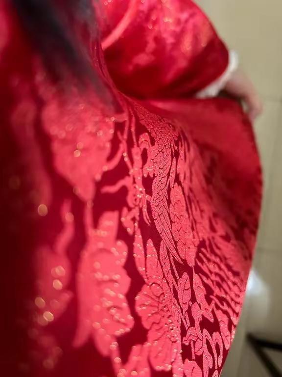 年服定制，可以选择自己喜欢的面料哈！