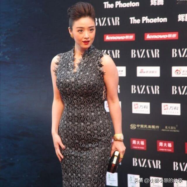 女演员蒋欣，我谁都不服，就服她。不是因为她演技棒，也不是她长的有多好看，而是她出