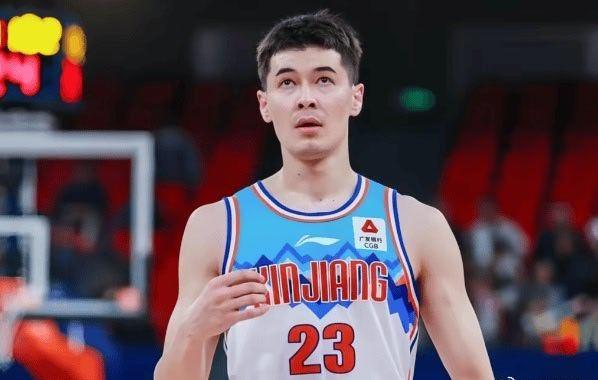 有一说一，今日阿不都沙拉木和胡金秋根本不在一个级别！！
 
胡金秋：28岁，身高