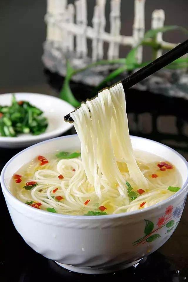 寻味千年金城读懂兰州美食文脉一碗清酸浆水面，藏着黄河岸边流传千年的先民生存智慧?