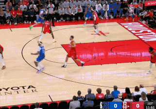 杜兰特开场大帽上演“有仇必报”！
北京时间11月4日，火箭与独行侠比赛刚开始，杜