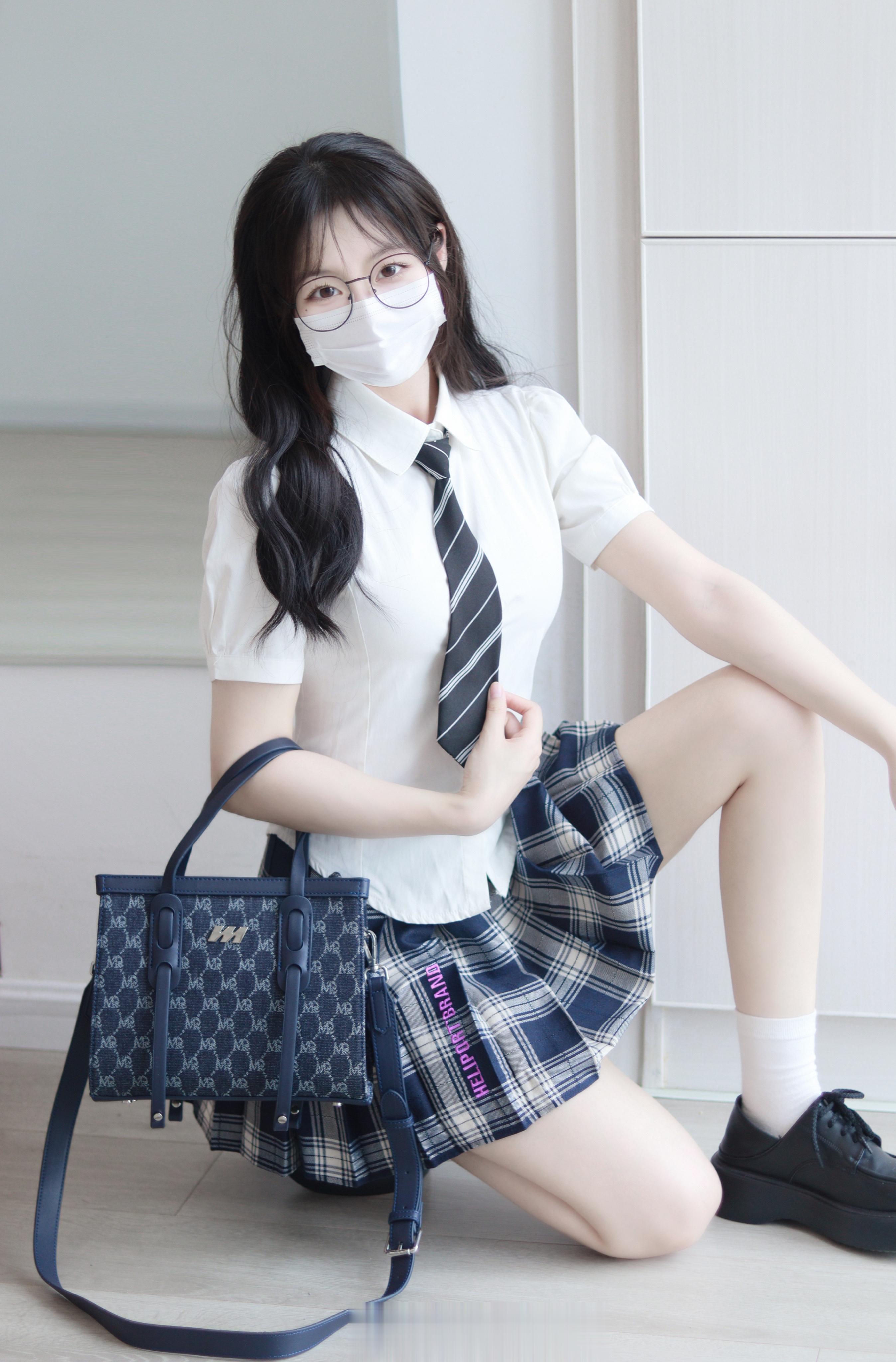 又到穿制服的季节了 ​​​