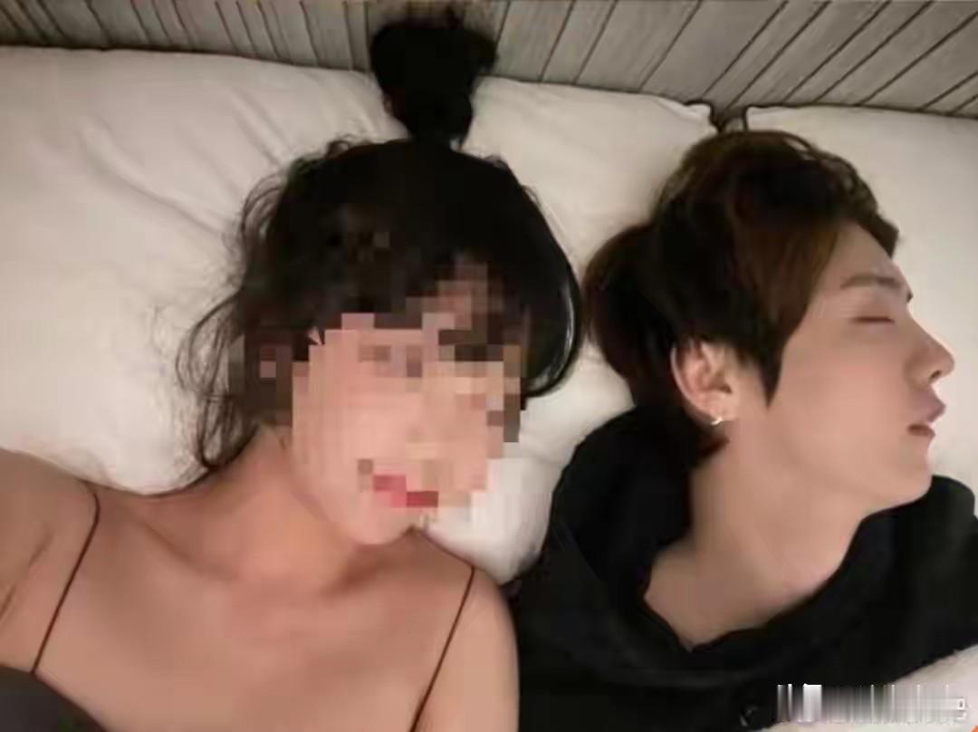 一觉醒来，司晓迪就在全网出名了
鹿晗、林更新、范丞丞、关晓彤等人被拉下水
这个坐