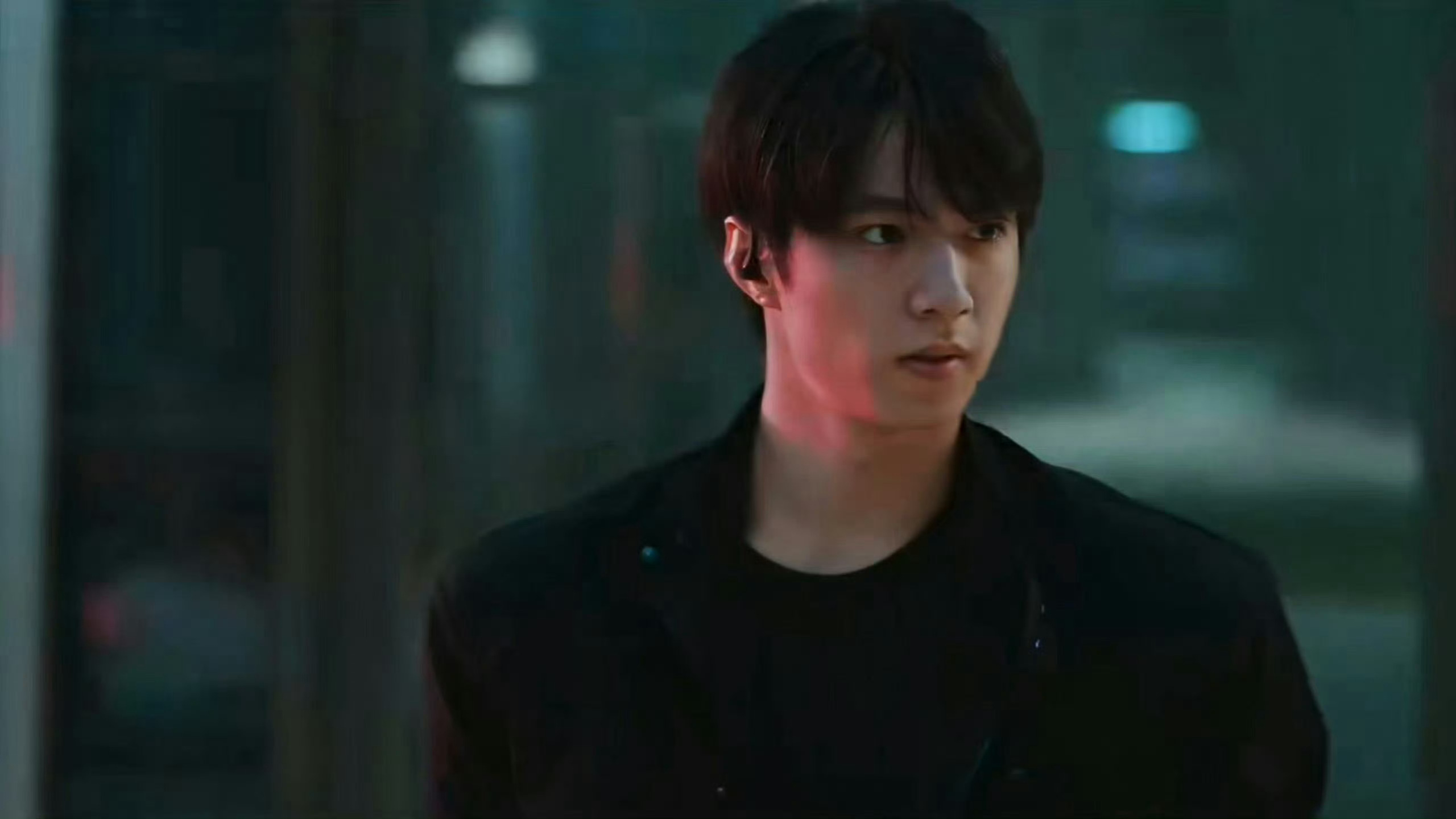 品品演员刘耀文两部春节档电影预告镜头😋 刘耀文惊蛰无声演警察 惊蛰无声