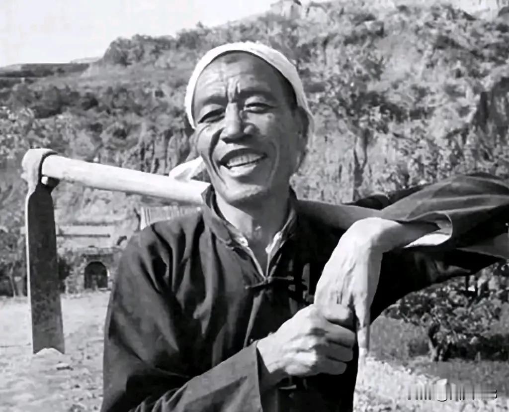 老汉一生从不愁，

扛起镐头有所求。

虽然吃喝少粮油，

………请续尾句，
