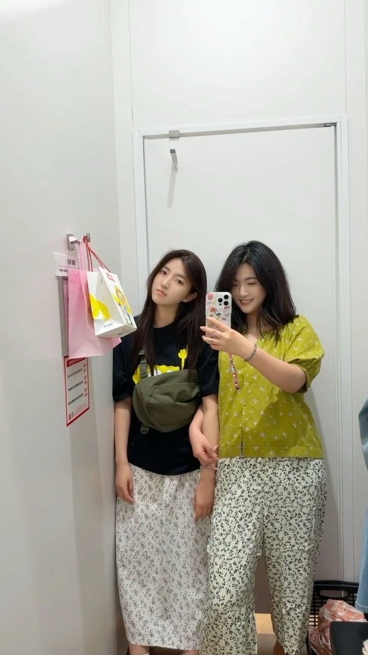 我说我饿昏了你到处说我二婚了 ​​​