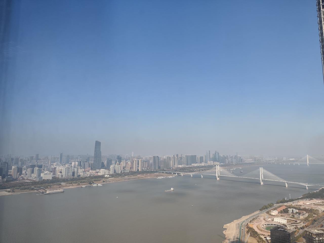 2🎉奋进江城共筑新篇
时隔多年，再次来到武汉这座城市，才发现它早已站在新的高度