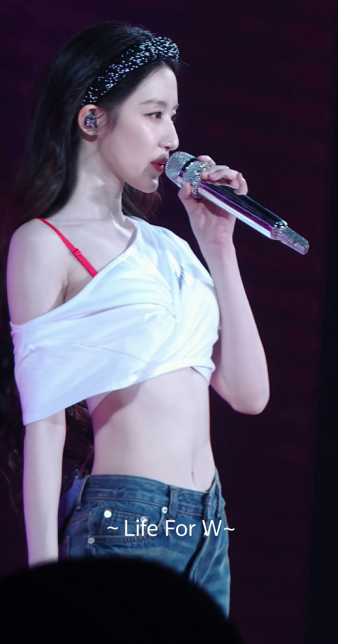 idle香港演唱会 cr.logo【叶舒华】一尊羊脂白玉神女像 