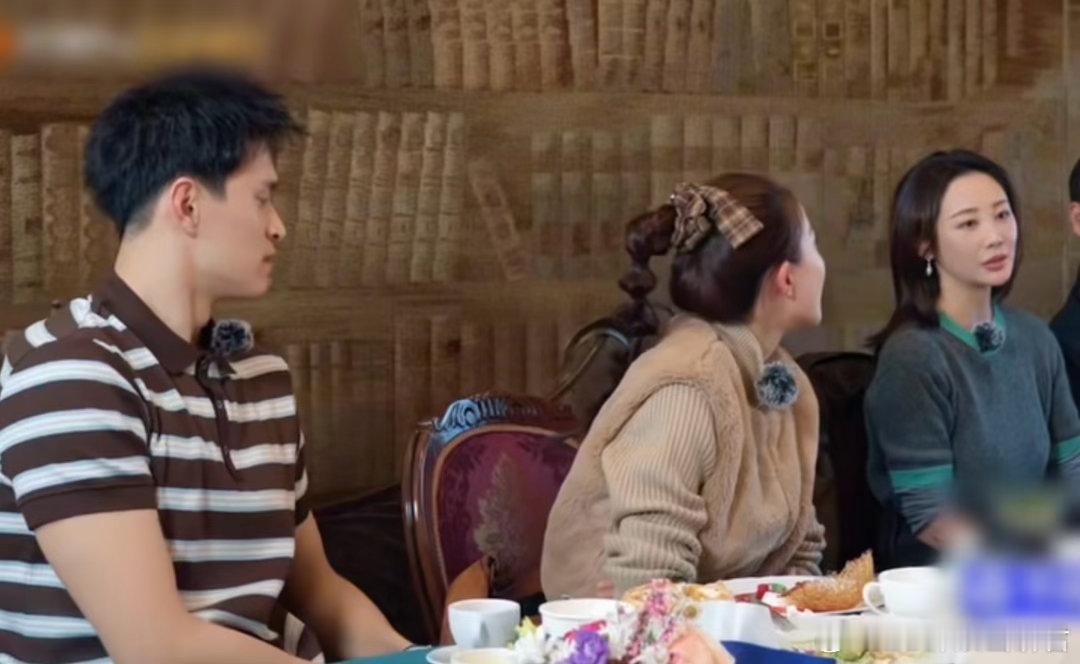 李纯有新戏马頔发朋友圈的原因 别人秀恩爱是为给网友看，马頔秀是为给丈母娘看。这波