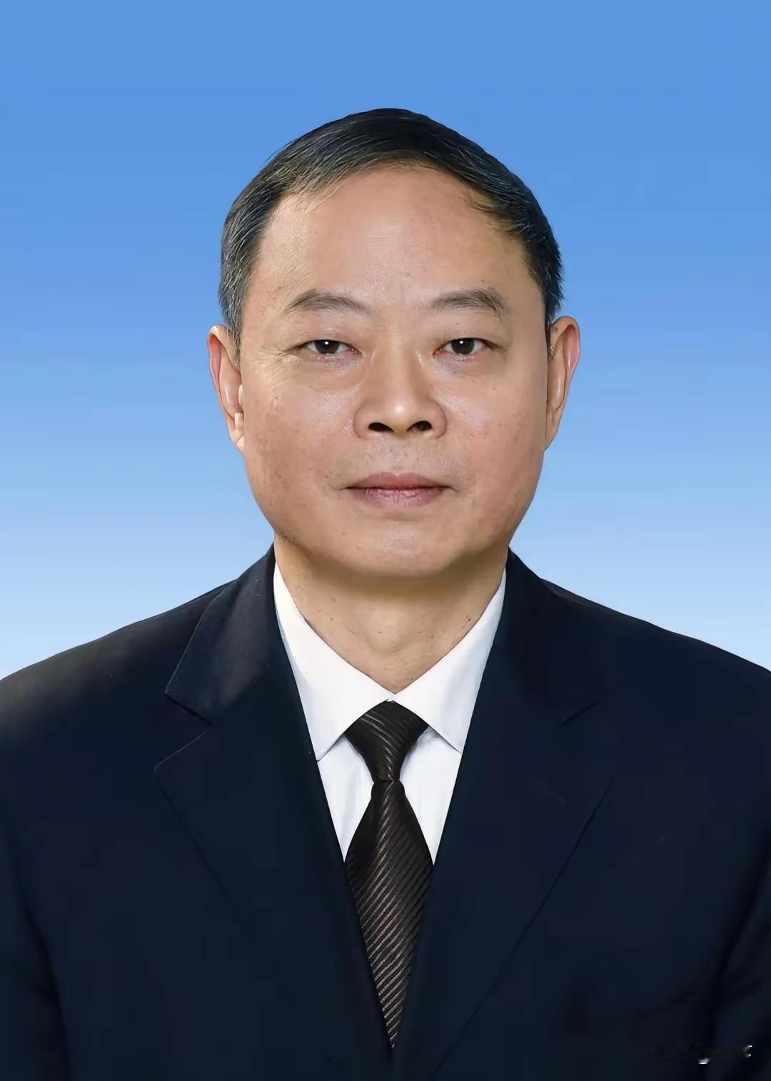 退休三月即投案，梓潼十六年，文昌故里留不住晚节
 
9月2日，四川省纪委监委通报