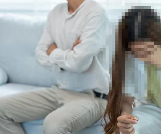 山西，一男子在媒人的介绍下相亲，认识了一个女人，那个女人很温柔，说话做事，也很得