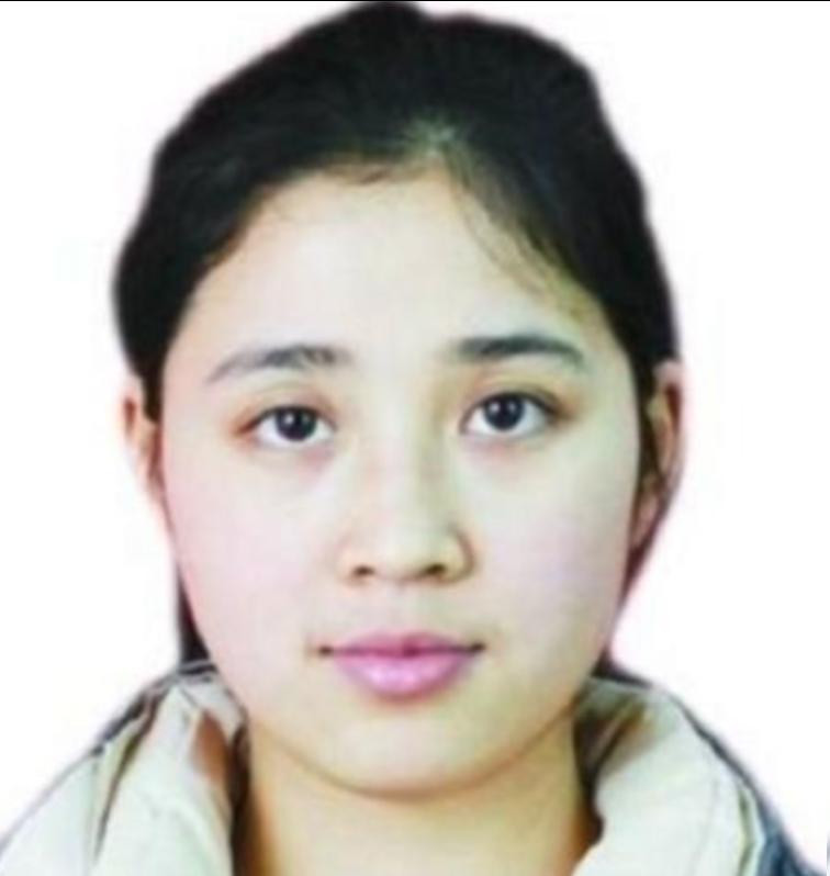 1990年，重庆36岁光棍捡到了一个女婴，不舍吃不舍喝将女孩养大，谁知，养女成年