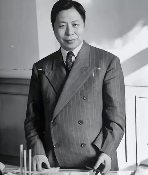1953年4月，吴国桢辞去台湾省主席职务，向蒋介石当面辞行。谈话间，他直指蒋经国