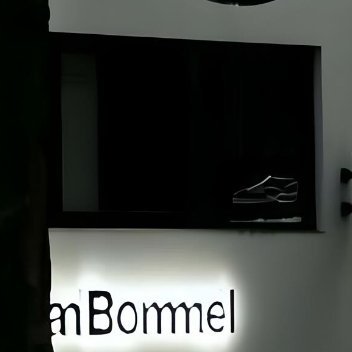 生活从来没有捷径，别人为了梦想默默耕耘，只是你没看到而已。停止为懒惰找借口，向着