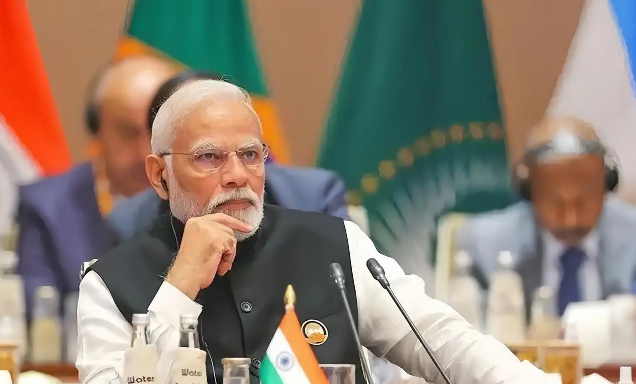 印度付出了代价。
拒绝俄罗斯石油让印度陷入尴尬境地。
3月5日 俄罗斯《公共新闻