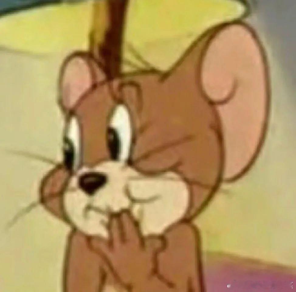 #前奥运冠军何姿恭喜中国跳水队夺得首金#奥运冠军何资水下的应援也是非常的给力呀，