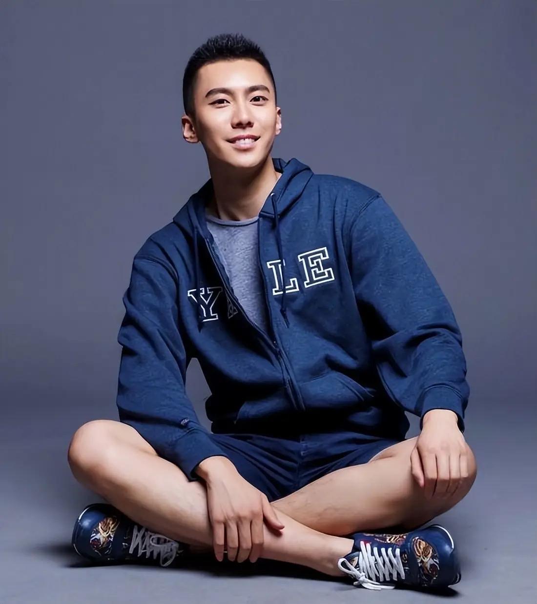 不惜代价留人！美国百般挽留这名90后学霸，许诺高薪绿卡，他却毅然选择回到祖国 