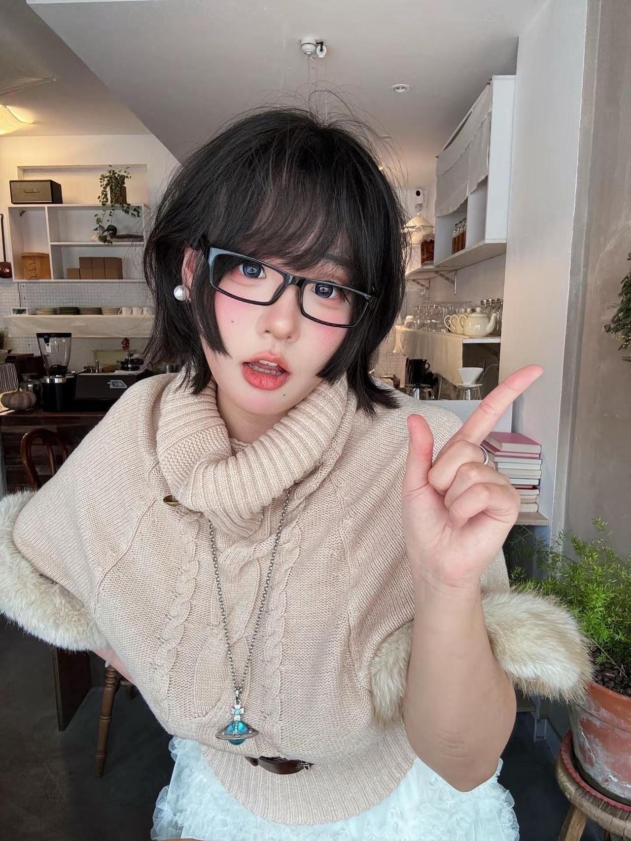 不要让姐姐生气(｡ ́︿ ̀｡) 姐姐 短发 日系 约会