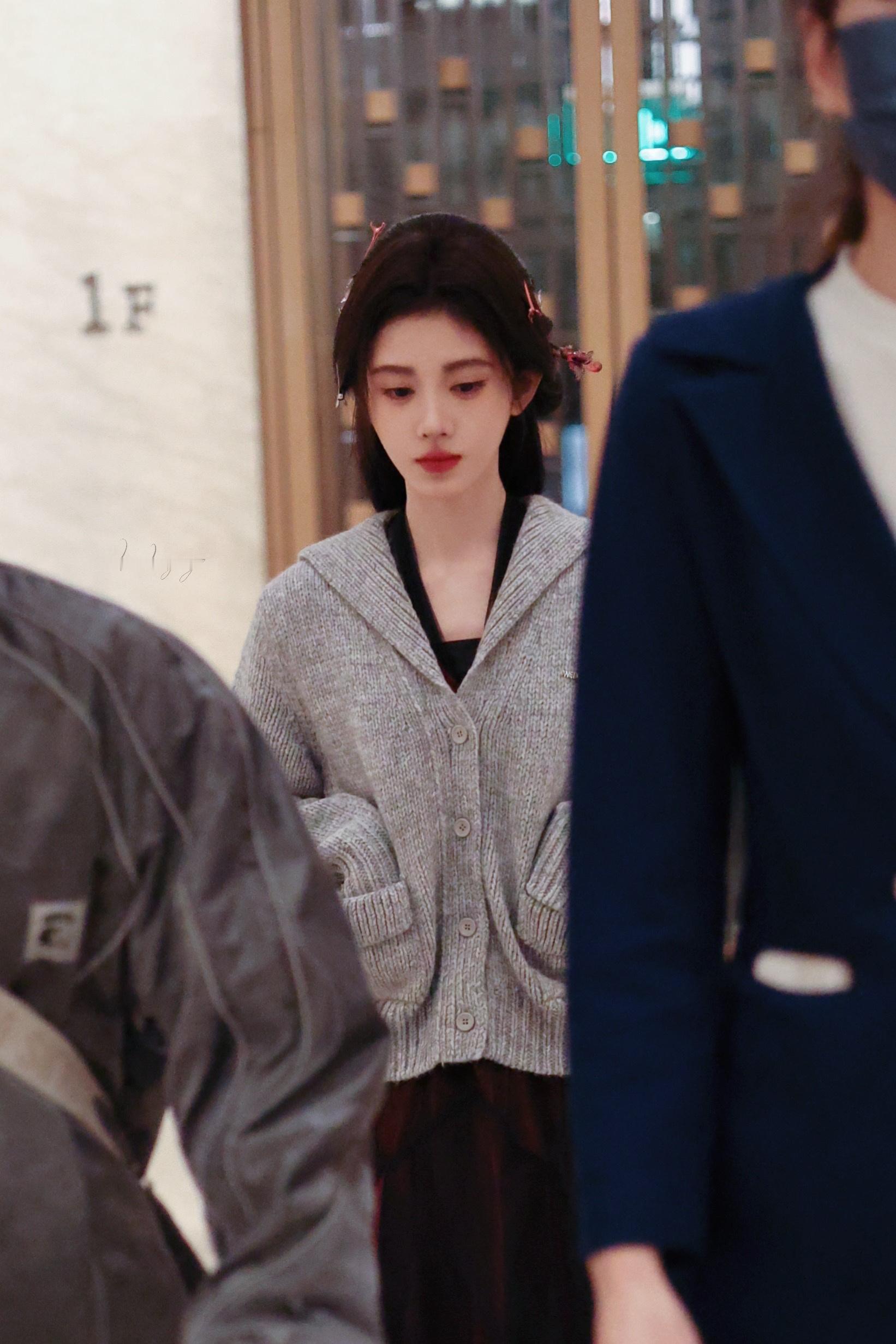 jjy鞠婧祎万花世界 jjy鞠婧祎苏绿夏 彩带 见面 舞台 我和你.