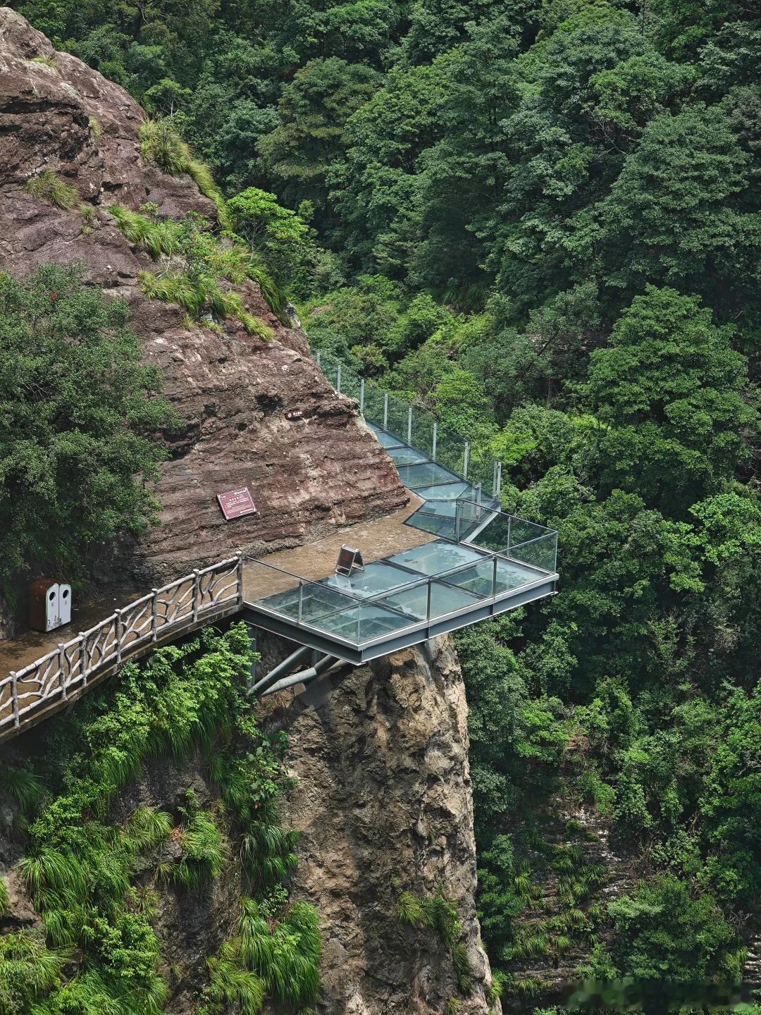 梅雨季千万别宅家！浙江多处山水秘境雨天氛围感封神，晴日根本复刻不出这份水墨诗意。