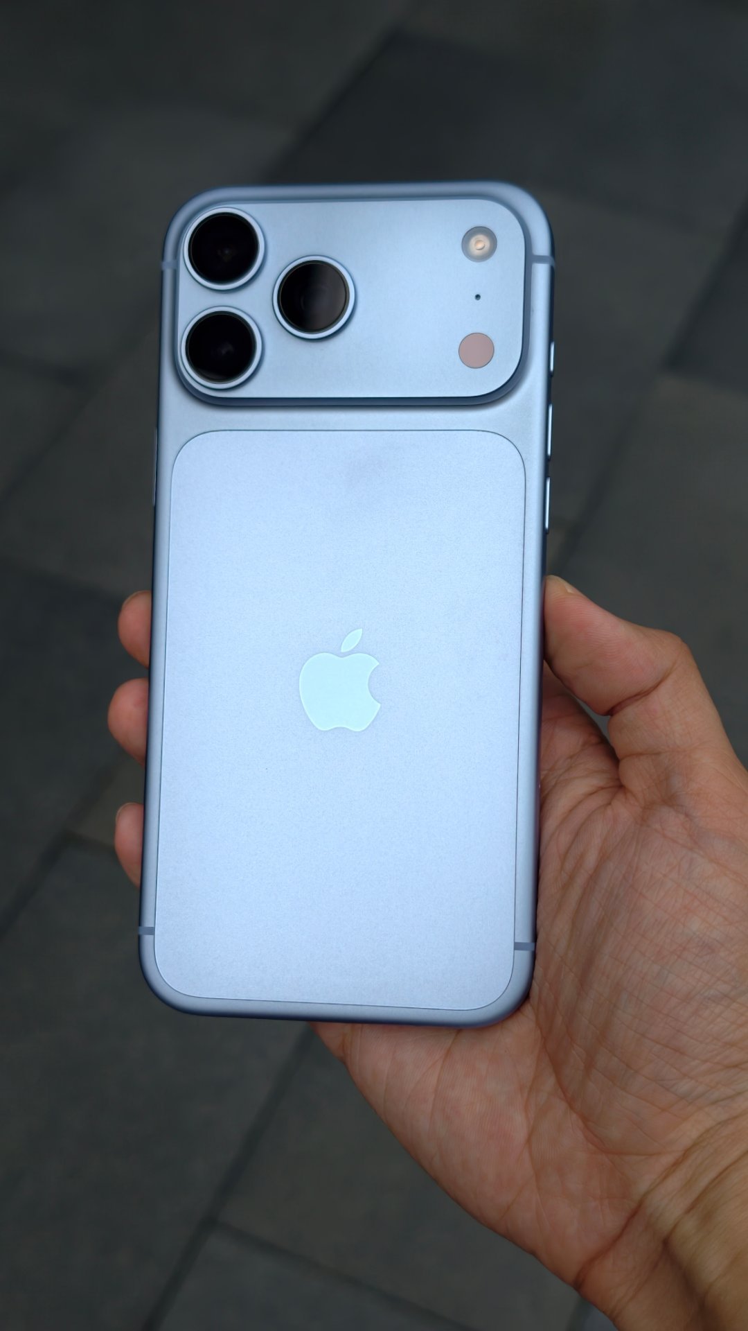iPhone18Pro 今年就是冰川蓝了，质感太好了！ ​​​