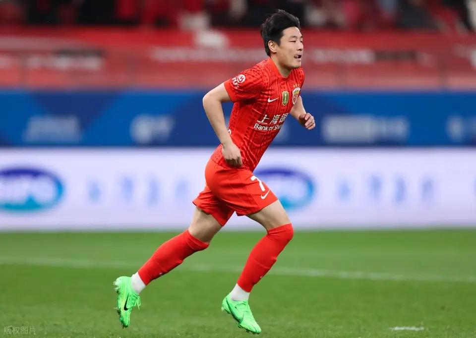 国足名单迟迟未下来！邵佳一应该还在不断斟酌吧！毕竟像武磊这样的锋霸最近表现也非常