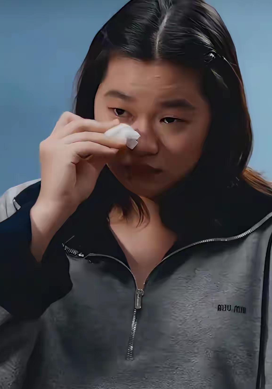 很多人喜欢说“把那个天真快乐的婵宝还回来”，这句话听着温暖，但仔细想想，它本身也