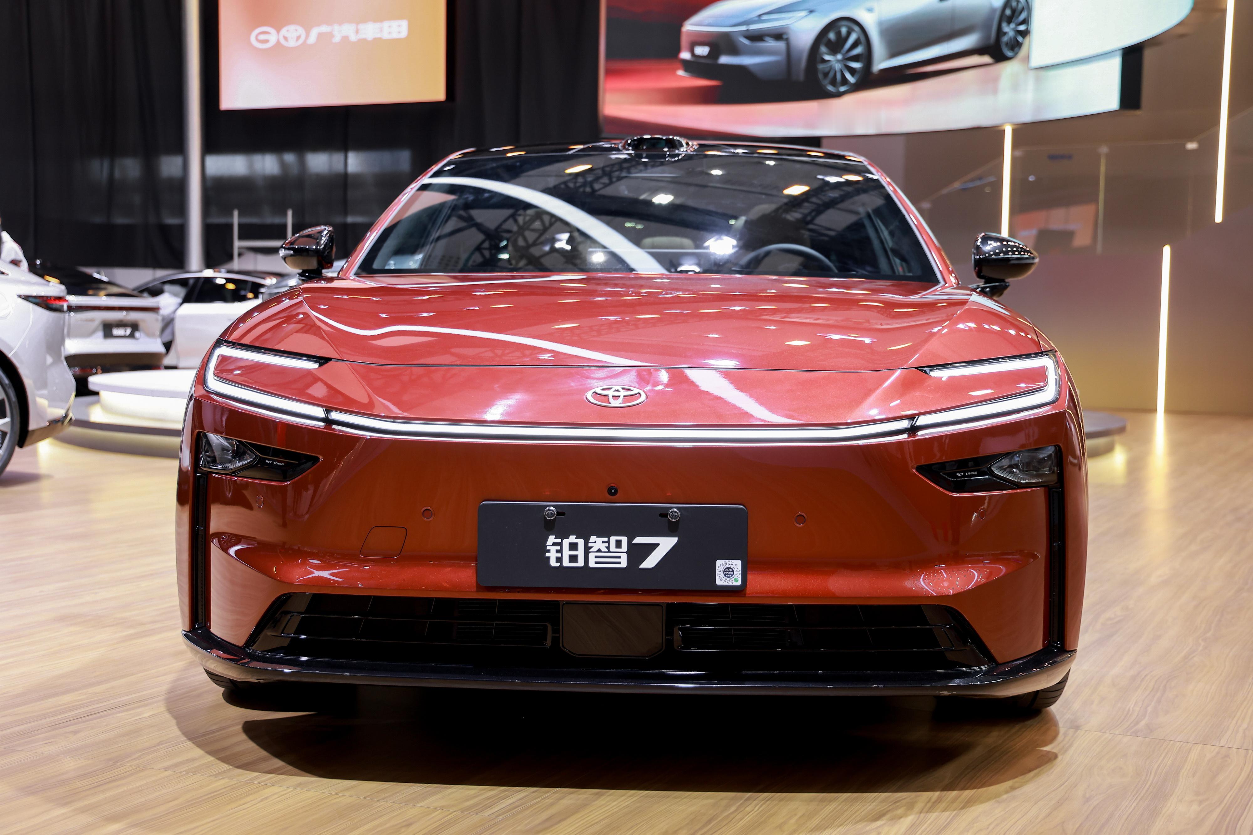 普通人买车就看第一感受和情绪价值！大屏和沙发这些，都能直接提升日常的幸福感，同价