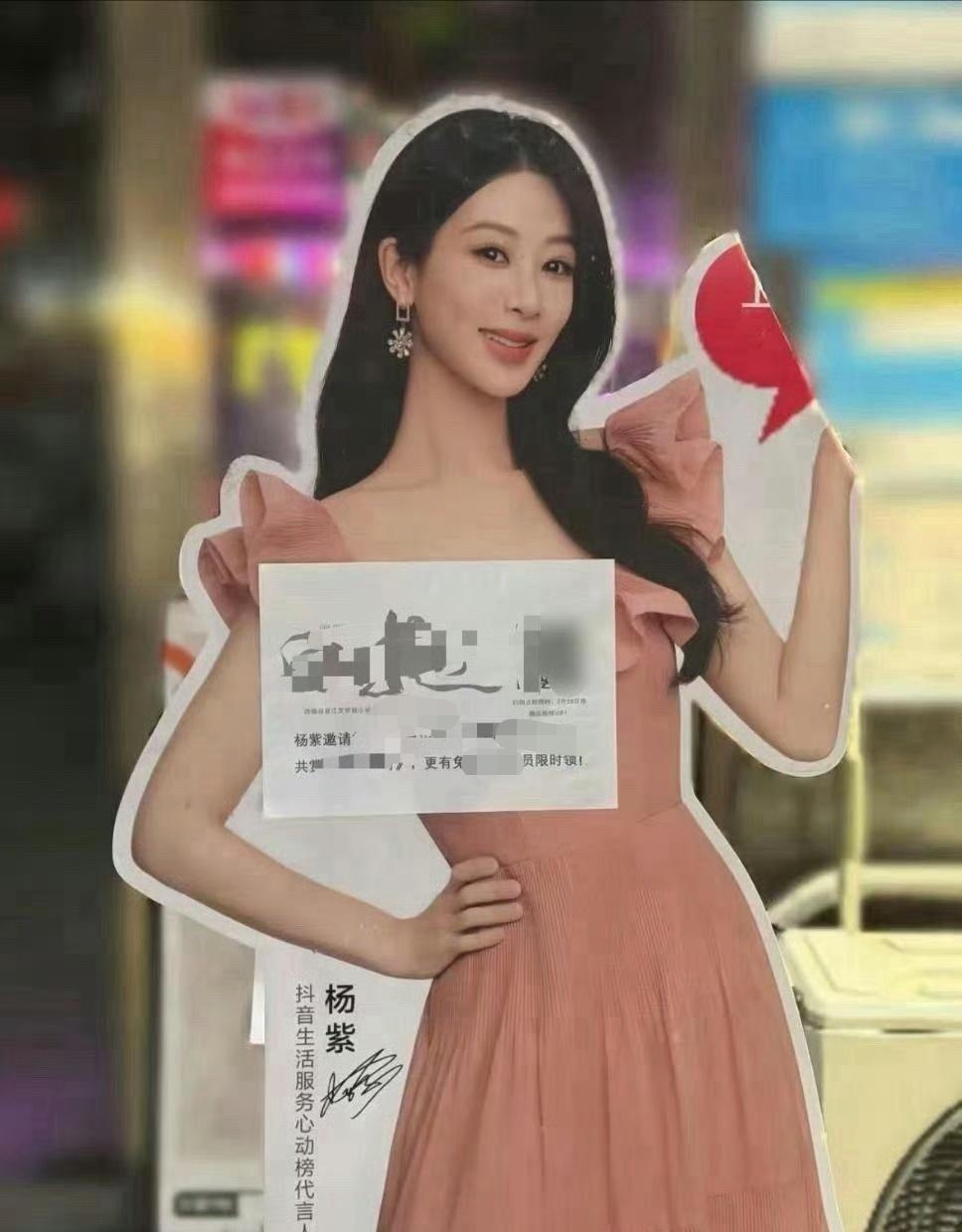 都说了连她们自己都爱看紫神的剧 这不自担播剧都要讨饭到爆剧女王身上 也清楚观众都