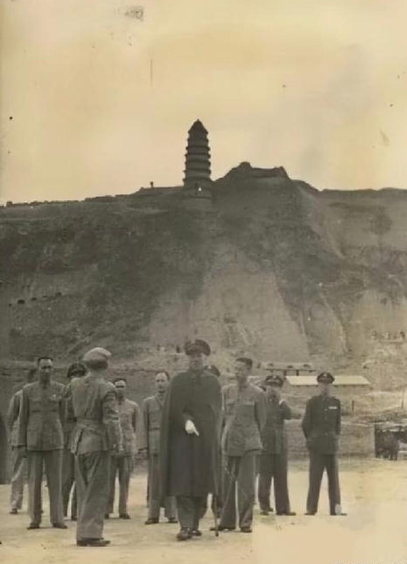 胡宗南带兵进了延安，进占后不久，是想把延安改名叫"宗南县"。

1947年3月1