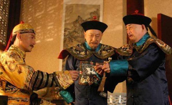 清朝穷苦书生为屠户写春联，无心之举被王爷注意，十年后竟高升为一品大员，命运真是奇