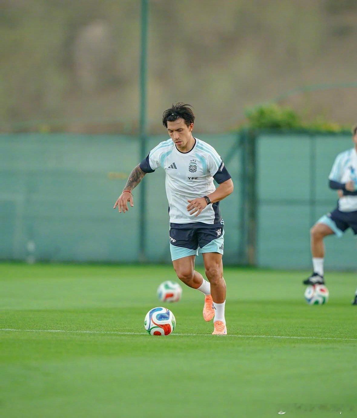 邮报CW：曼联允许利马回到国家队报道并参加训练，但不会出战比赛。