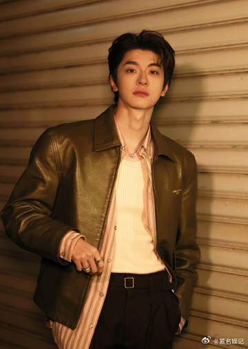 林一蹦极林一蹦极喊要猛高空蹦极毫不怯场，林一喊出专属宣言，勇敢无畏太圈粉。 