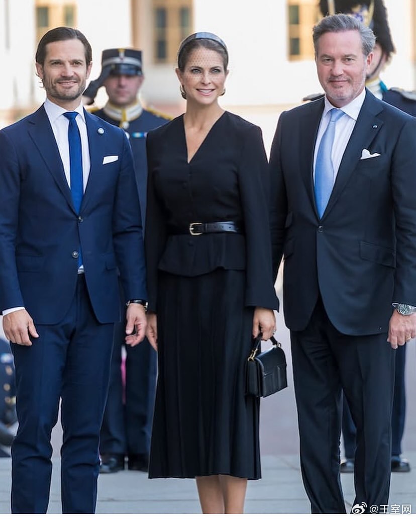 瑞典王室 🇸🇪9月9日，玛德琳公主和克里斯出席瑞典国会开幕仪式。世界各国王室