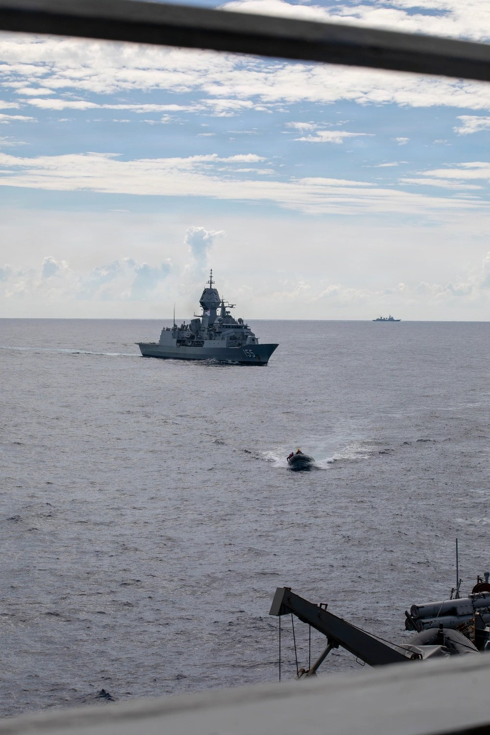 美澳新菲南海军演，果然少不了街溜子舰——“需要传话不？”[笑cry] ​​​