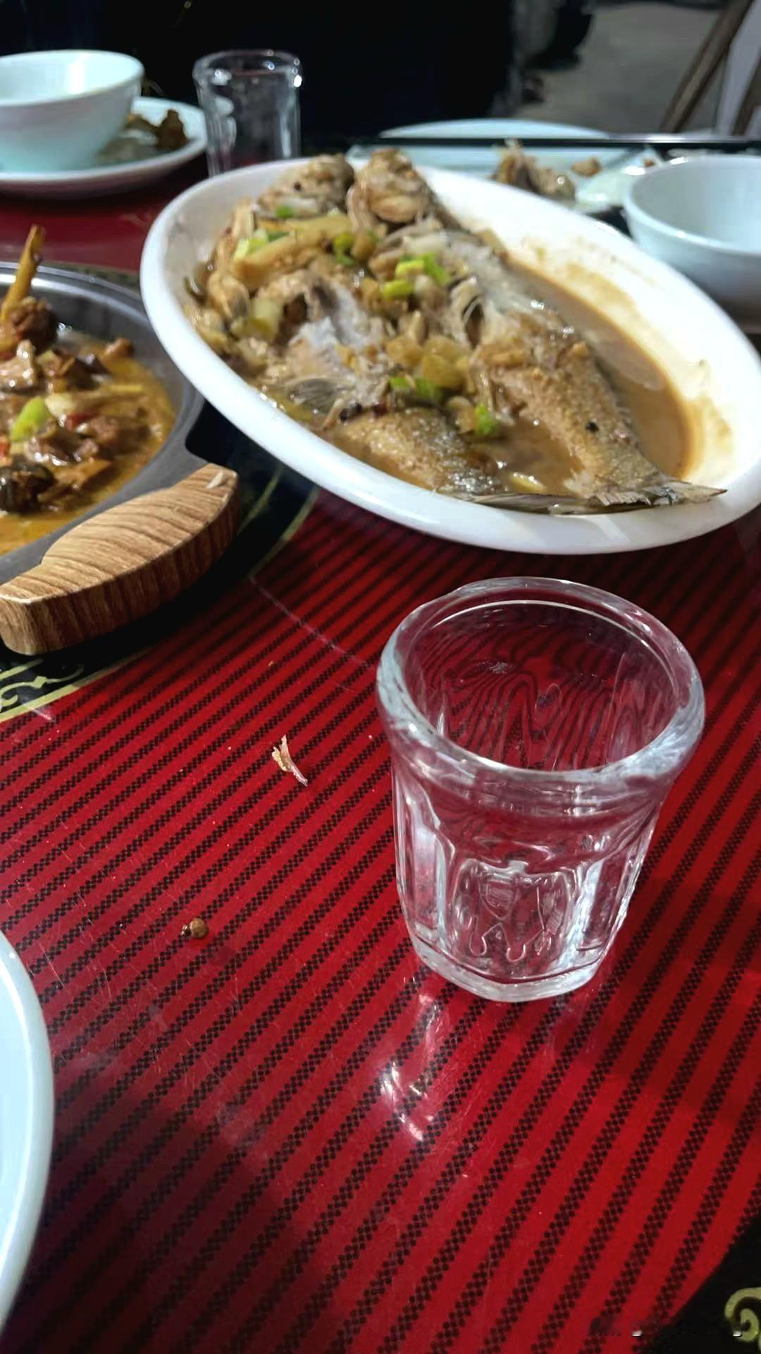 今年的经济现状在26年可能西方会出现一些问题。然后咱们国家的大的政策就是明年的任