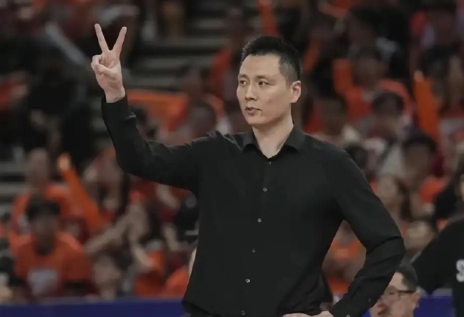 上海队夺冠了，上海人沸腾了！辽宁人五味杂陈。看张镇鄰、弗格笑得阳光灿烂，看卢伟意