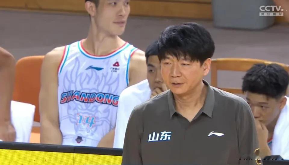 明天，山东高速男篮将从济南启程赶赴烟台蓬莱参加首届CBA俱乐部杯赛。此次杯赛，高