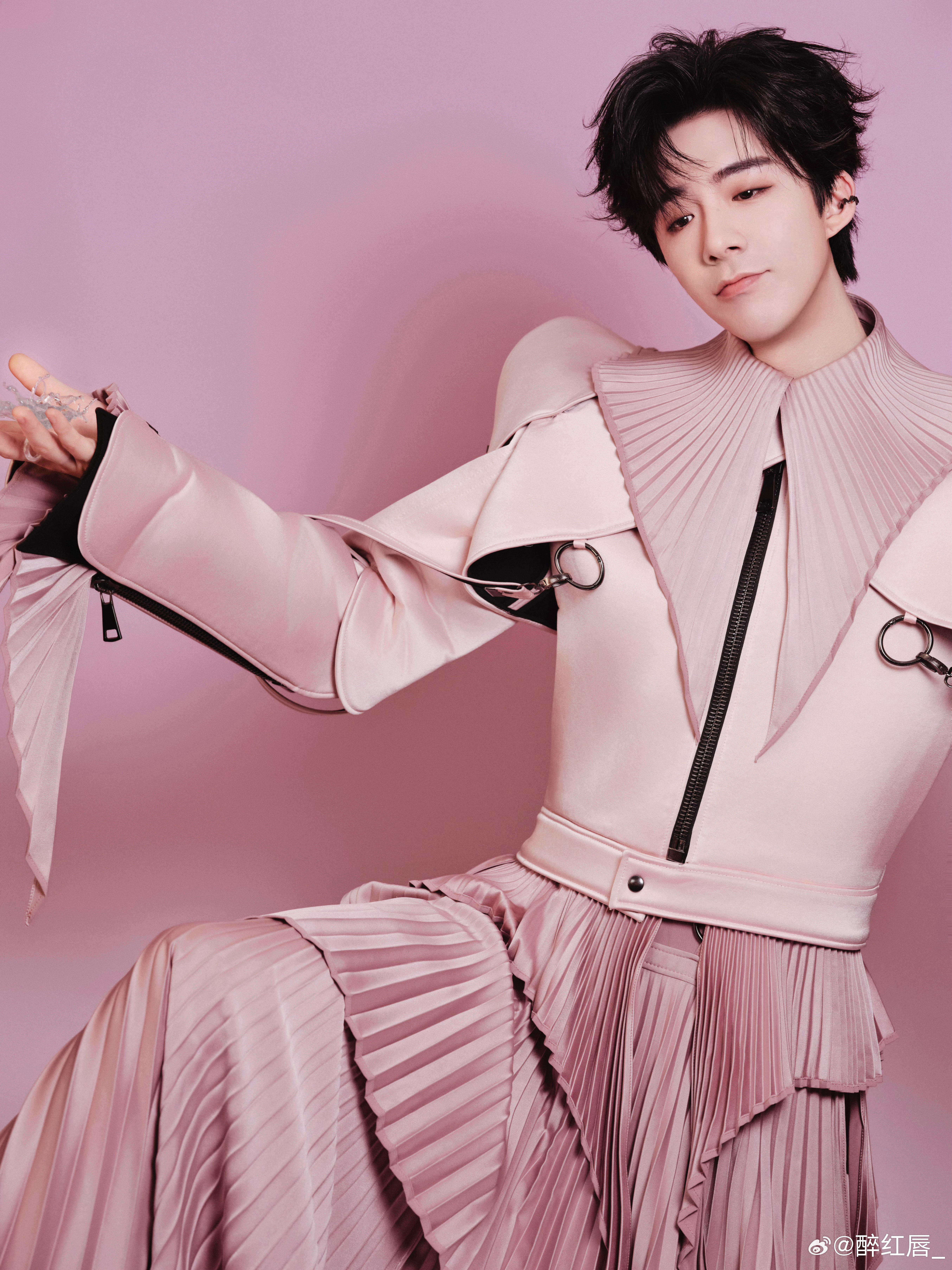 刘宇宁一脸懵和问号好配 笑不活了！主持人递梗刘宇宁直接瞳孔地震，后面的问号和刘宇