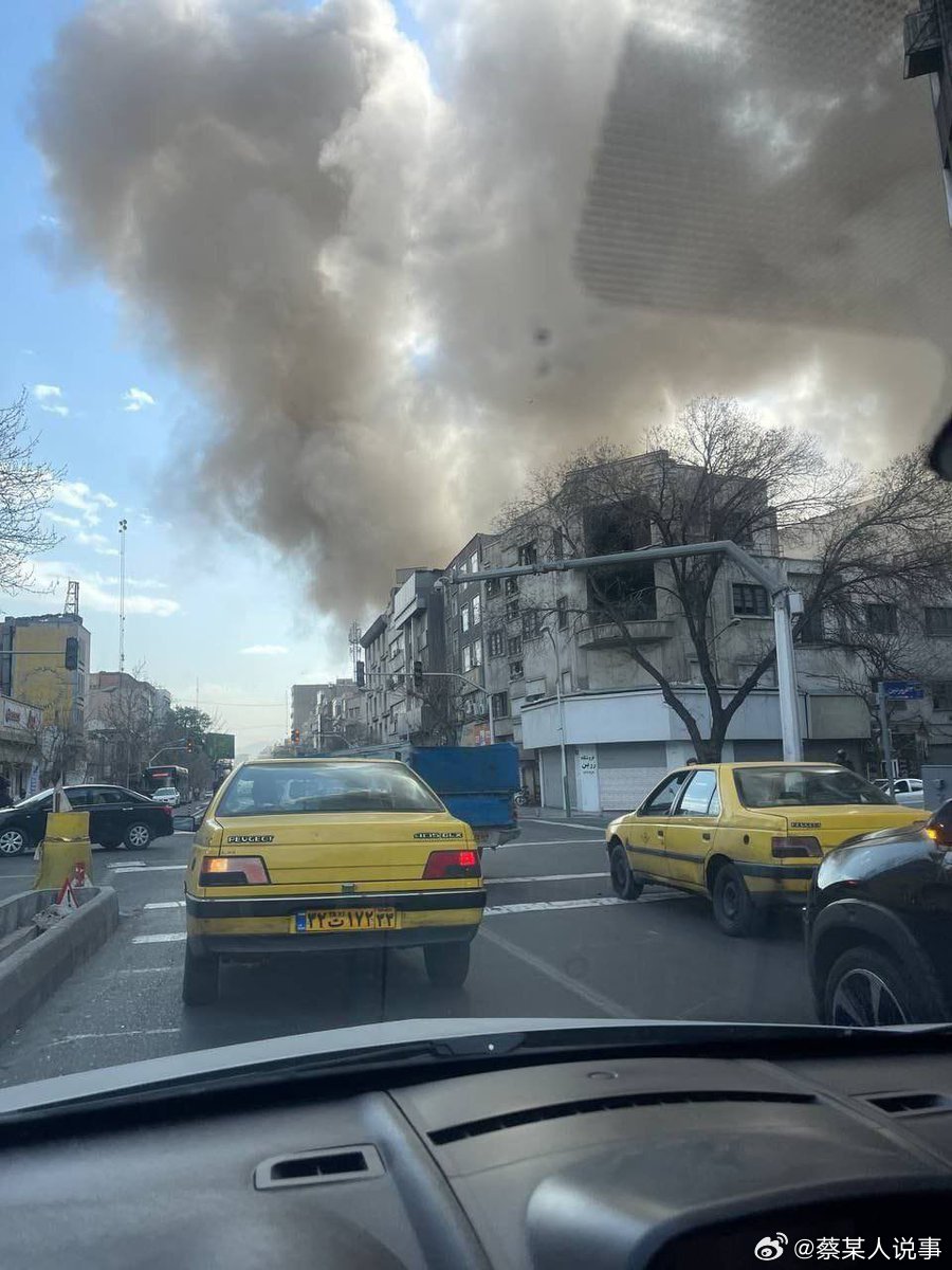 以色列宣布袭击伊朗德黑兰爆炸声四起，美国和以色列共准备了500架各类战机。有伊朗