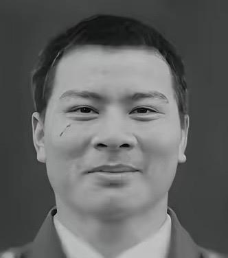 1995 年，涉嫌持枪抢劫杀人的曾开贵销声匿迹，消失在云南的山林之间。案发前，他