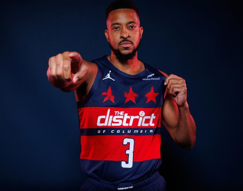 NBA常规赛，奇才客场114-113险胜雄鹿。本场比赛，奇才老将麦科勒姆表现出色