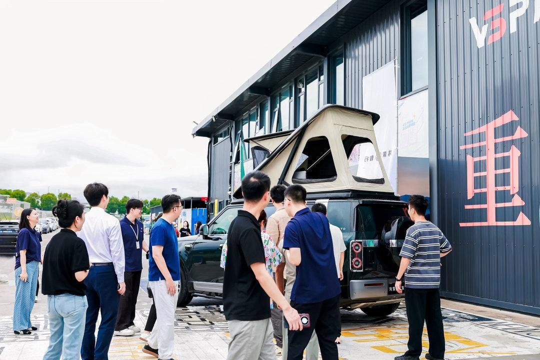 享界G9试驾排队排麻了已经在商场了，到时候去华为门店看看享界G9 ​​​