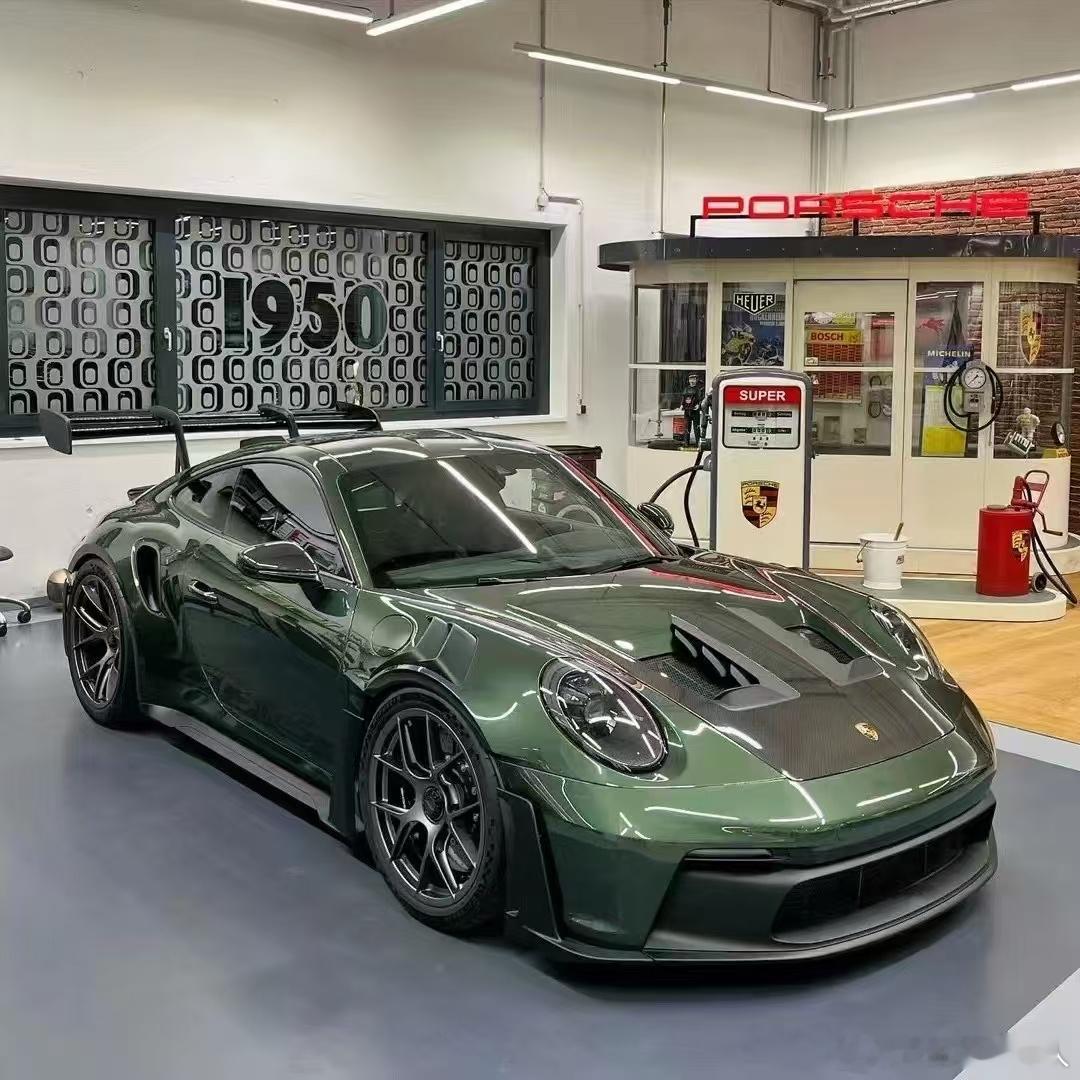来点不一样的PTS橡树绿，保时捷992 GT3 RS、欧规、音响、碳陶、满配 ​