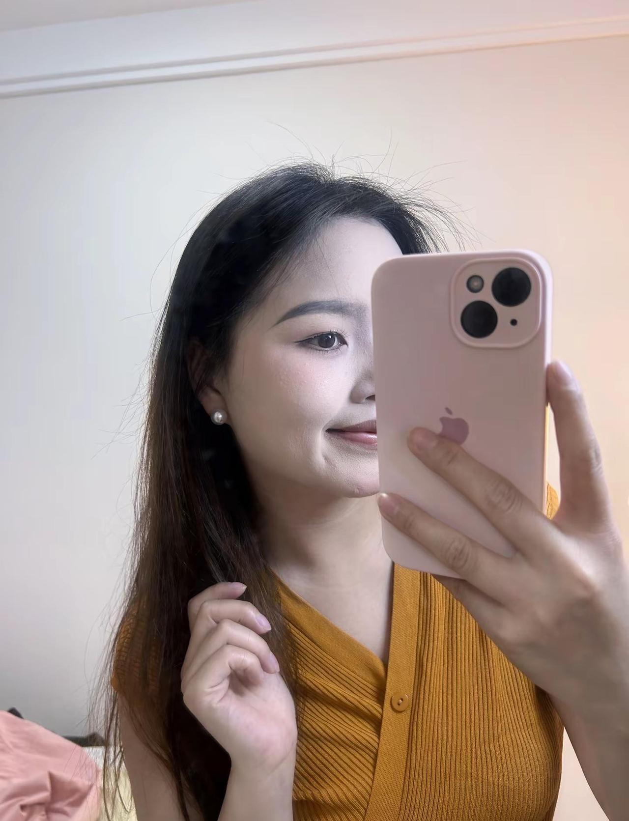 “找男朋友别找有钱的，找了最后也不一定属于你，二十几岁的男生多数都没有钱，自己配