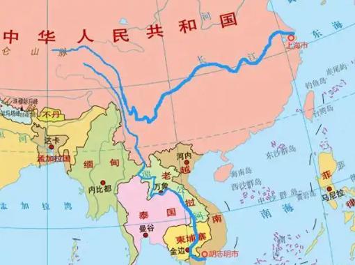 "越南要回归？"近来，不少越南网友把这话喊得热热闹闹。他们说，越南历史上本就在中