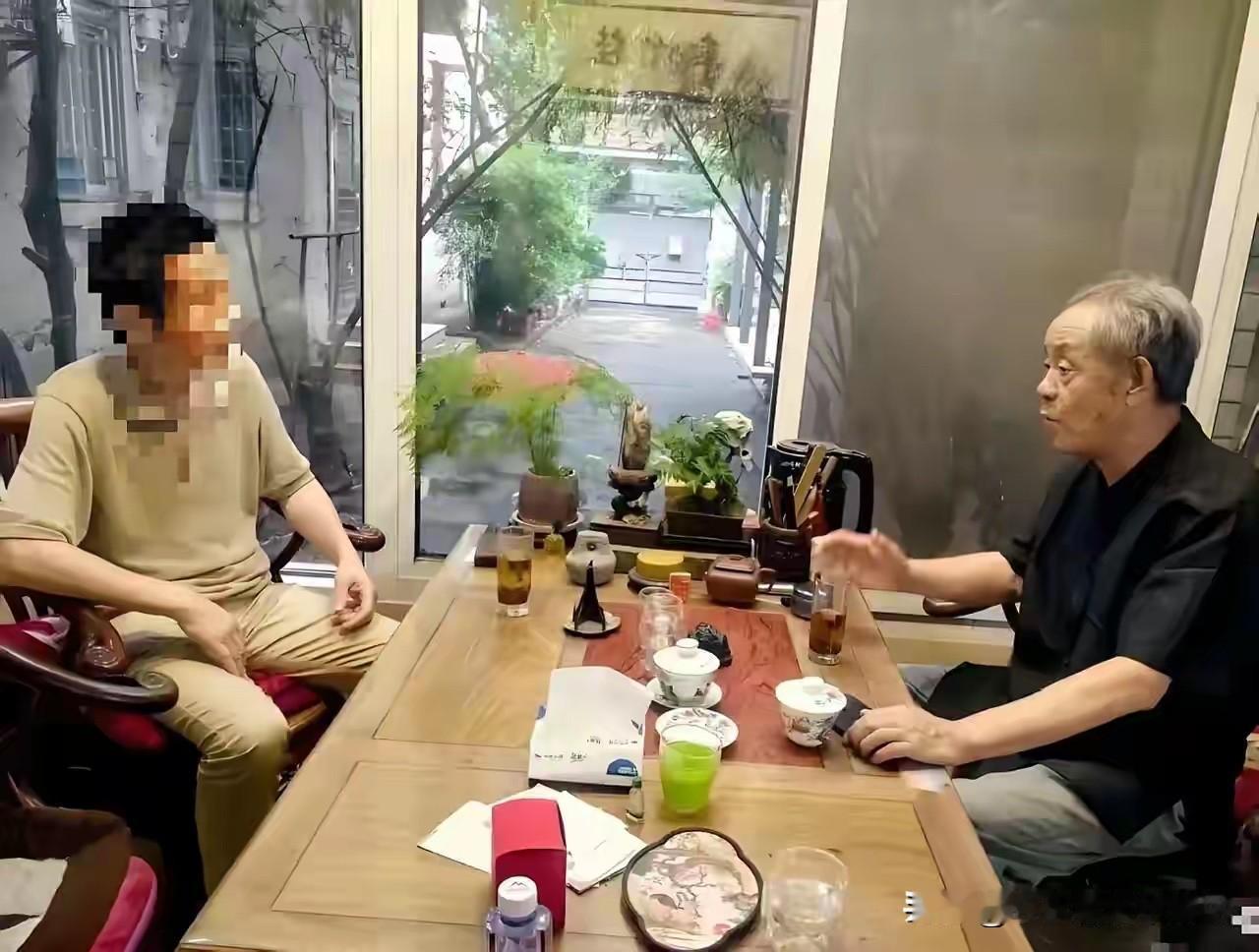 南博前院长徐湖平住的房子，这也有点太简陋了吧，虽说这房子的位置是在明城墙下的后半