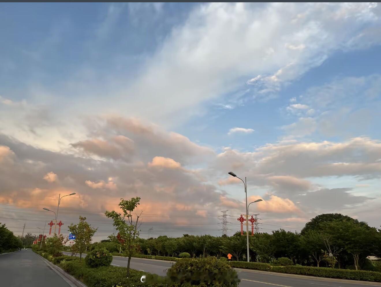 雨过天晴交易这条路，拼的从不是一时的暴利，而是长久的心态与定力。市场起起落落，有