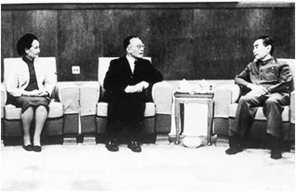 1973年周恩来在北京接见顾毓琇夫妇